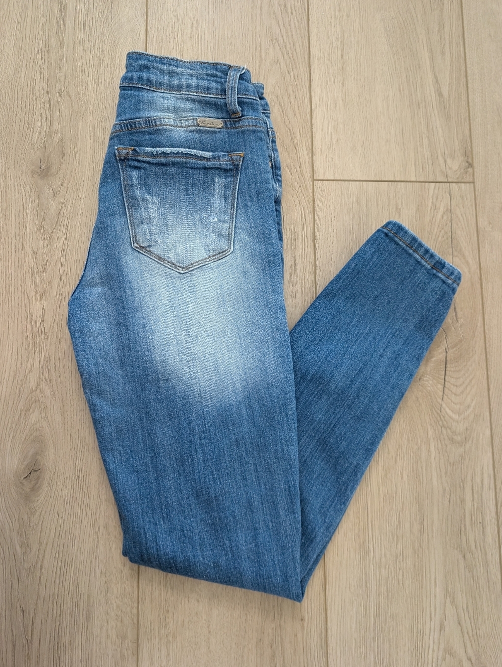 KanCan Medium Wash Skinny Jeans | Size 26